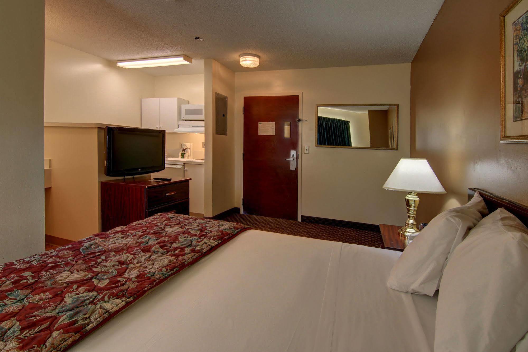 Intown Suites Extended Stay Atlanta Ga - Snellville Bagian luar foto